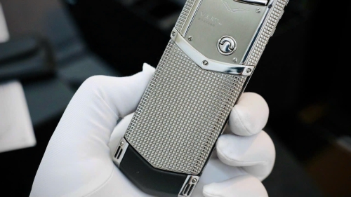 Signature S Clous de Paris Stainless Steel